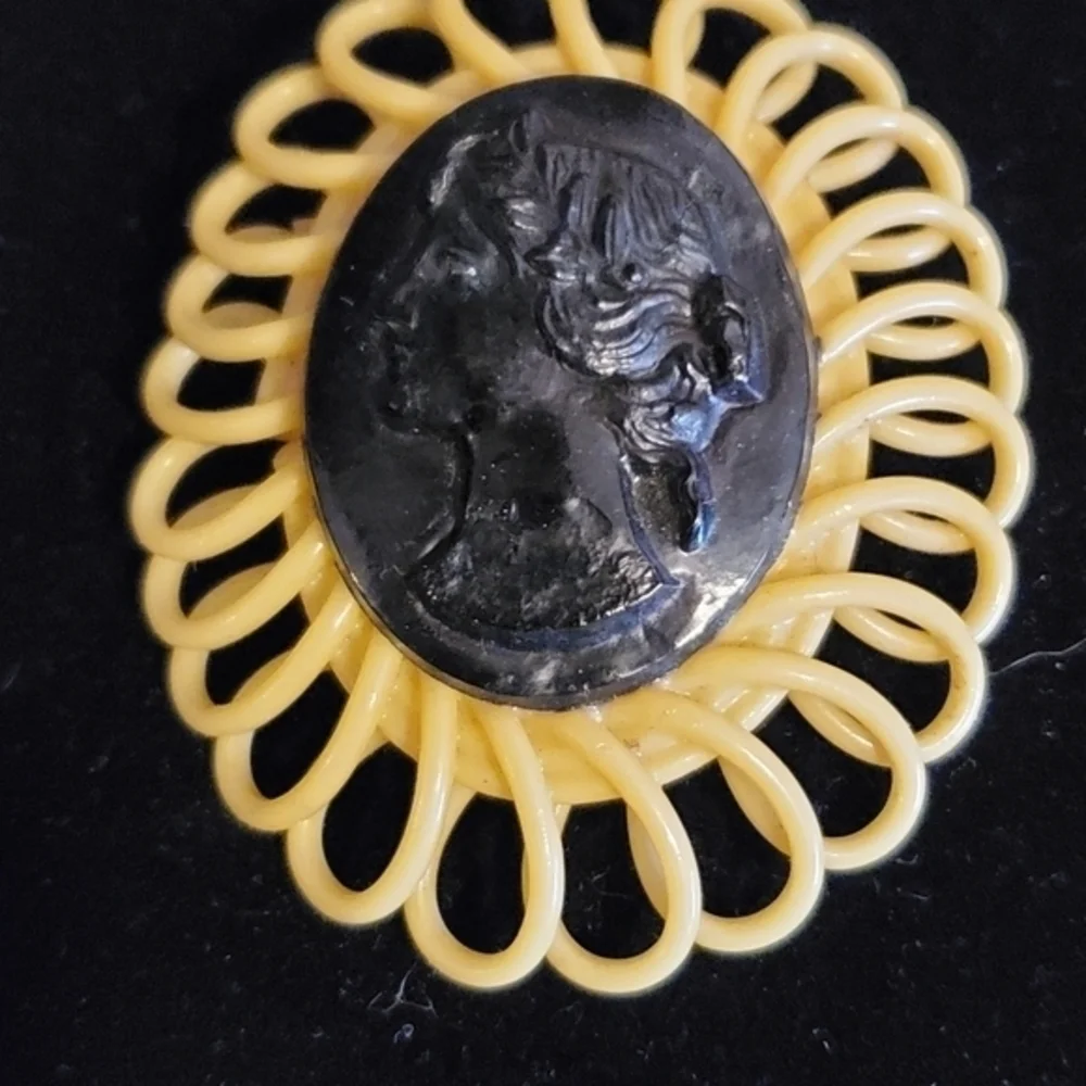 Celluloid Vintage portrait‎ brooch